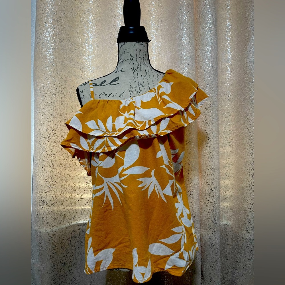 Women's Off-Shoulder Ruffle Top - Yellow & White